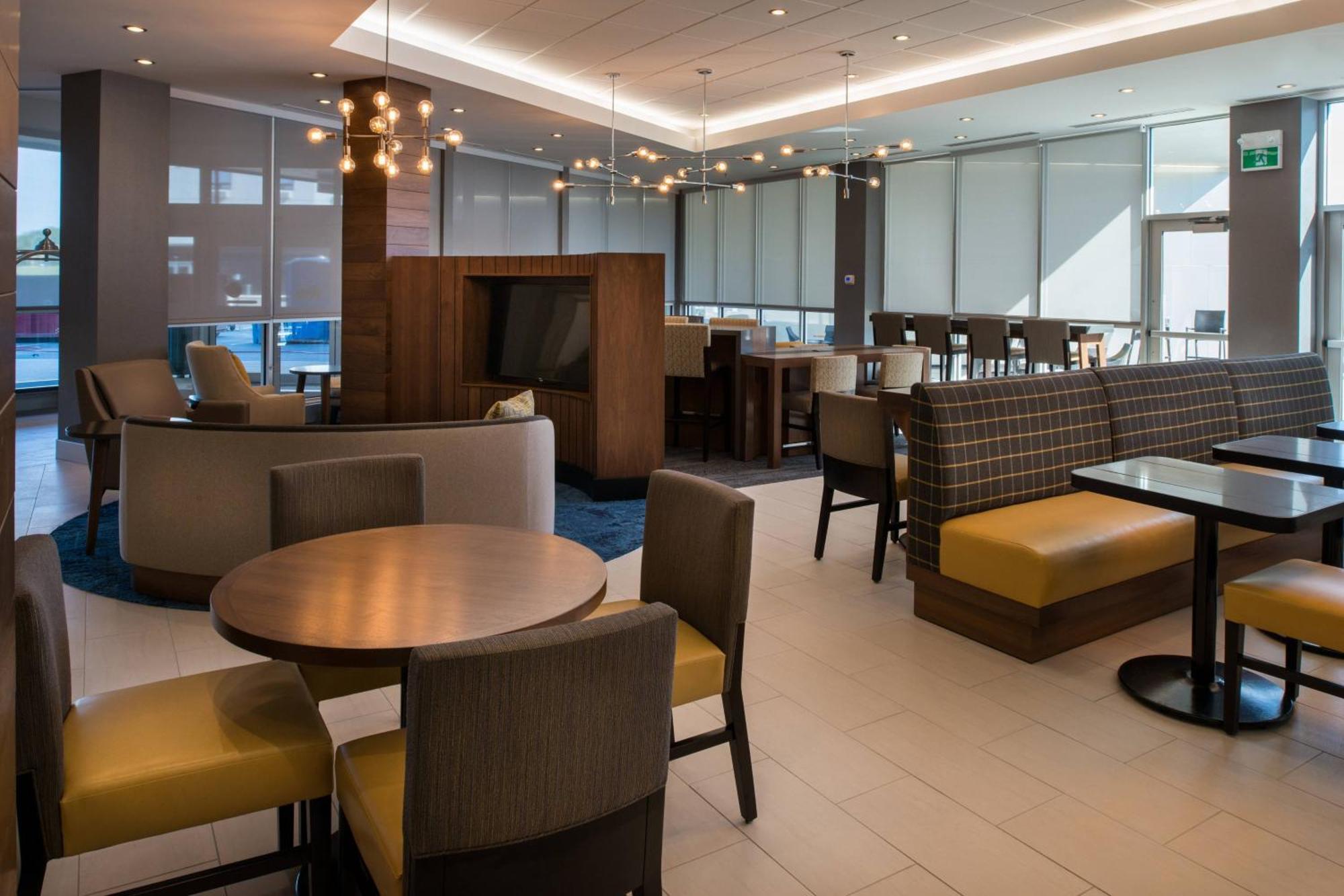 Towneplace Suites By Marriott Saskatoon Exterior photo